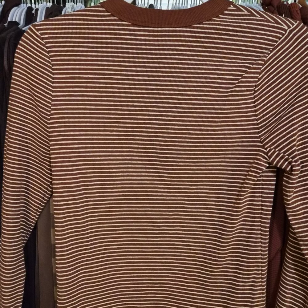 NWOT Abercrombie & Fitch Striped Long Sleeve Top - Picture 8 of 8
